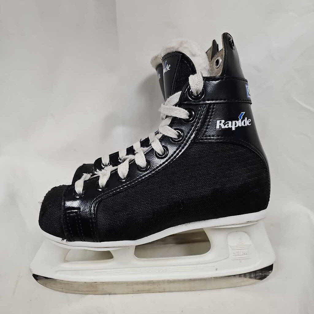 CCM Rapide 101 Junior Hockey SKates, Size 1