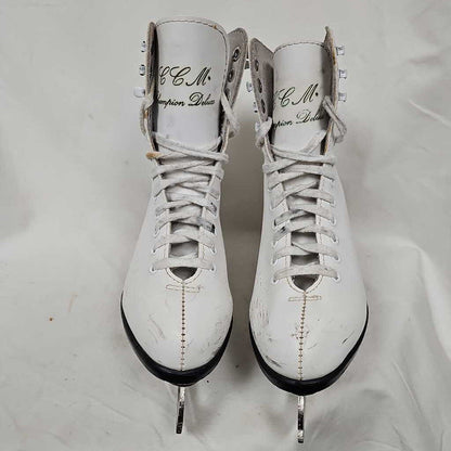 CCM Champion Deluxe Women's Figure Skates, Size 6