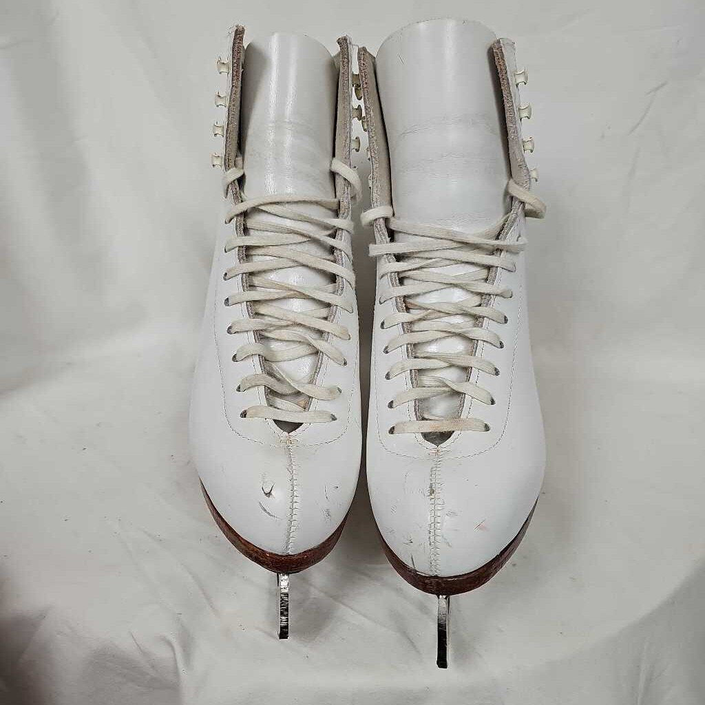 Riedell Ladie's Figure Skate, Size 5.5 A
