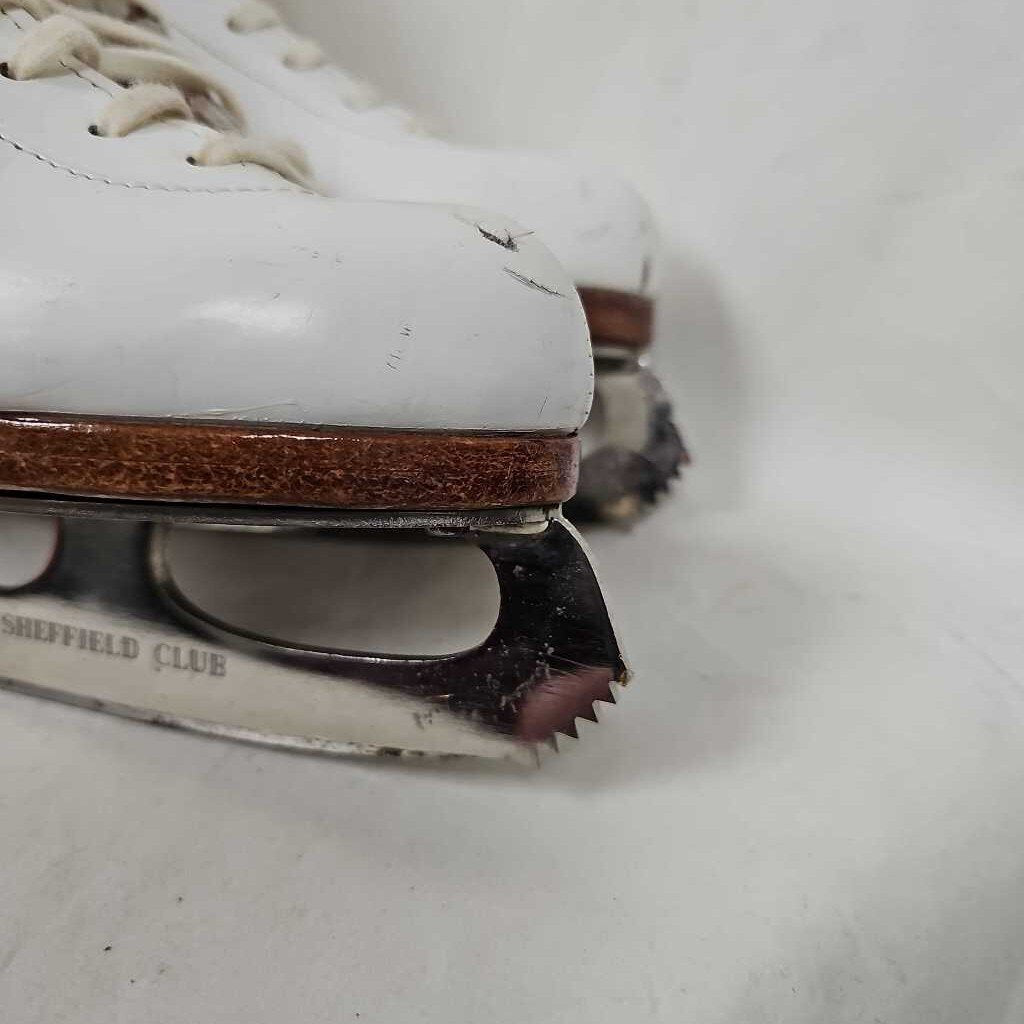 Riedell Ladie's Figure Skate, Size 5.5 A
