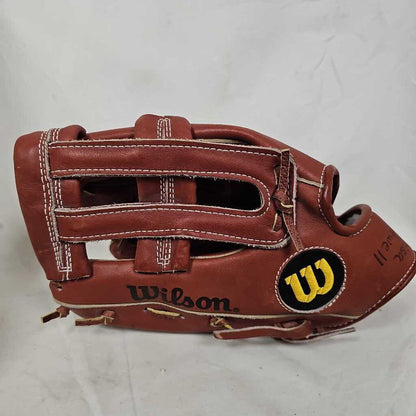 Wilson Fieldmaster A2647 Left Hand Throw Baseball Glove, 11.5"