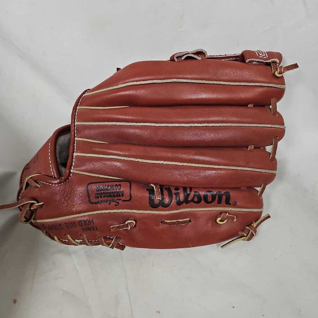 Wilson Fieldmaster A2647 Left Hand Throw Baseball Glove, 11.5"