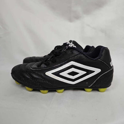 Umbro Classic Youth Soccer Cleats, Size Y11
