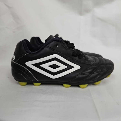 Umbro Classic Youth Soccer Cleats, Size Y11