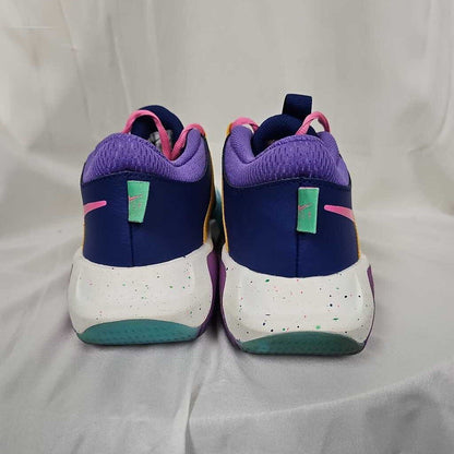 Nike Air Zoom Crossover Basketball Shoes, Size 6