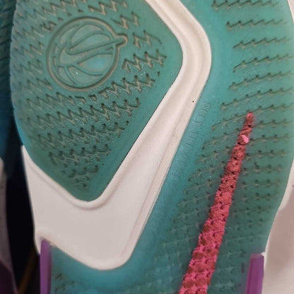 Nike Air Zoom Crossover Basketball Shoes, Size 6