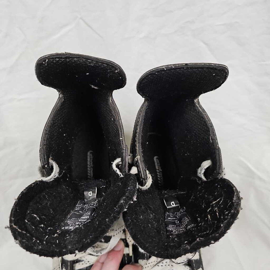 Reebok XT Hockey Skates, Size 5