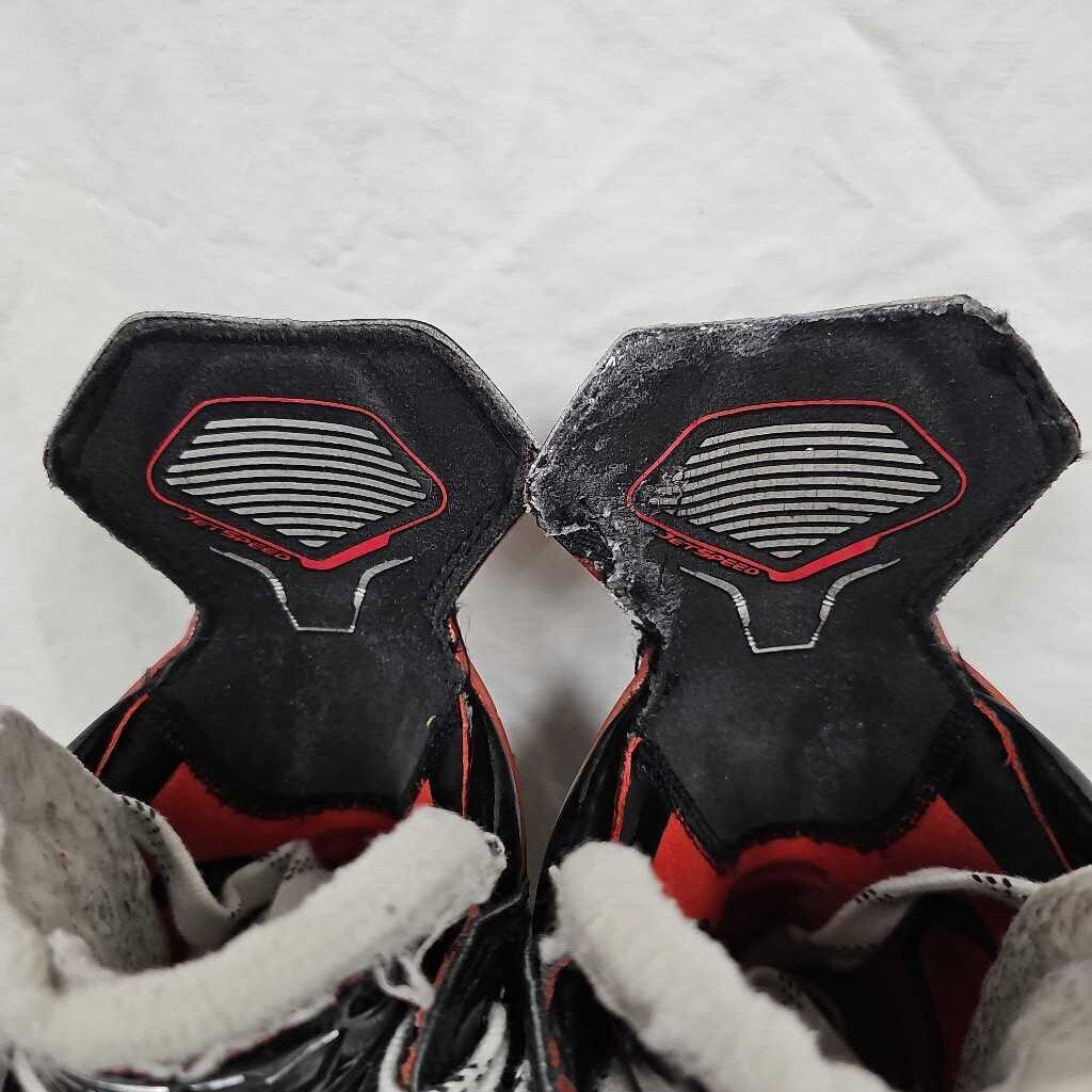 CCM Jetspeed FT490 Hockey Skates, Size 5