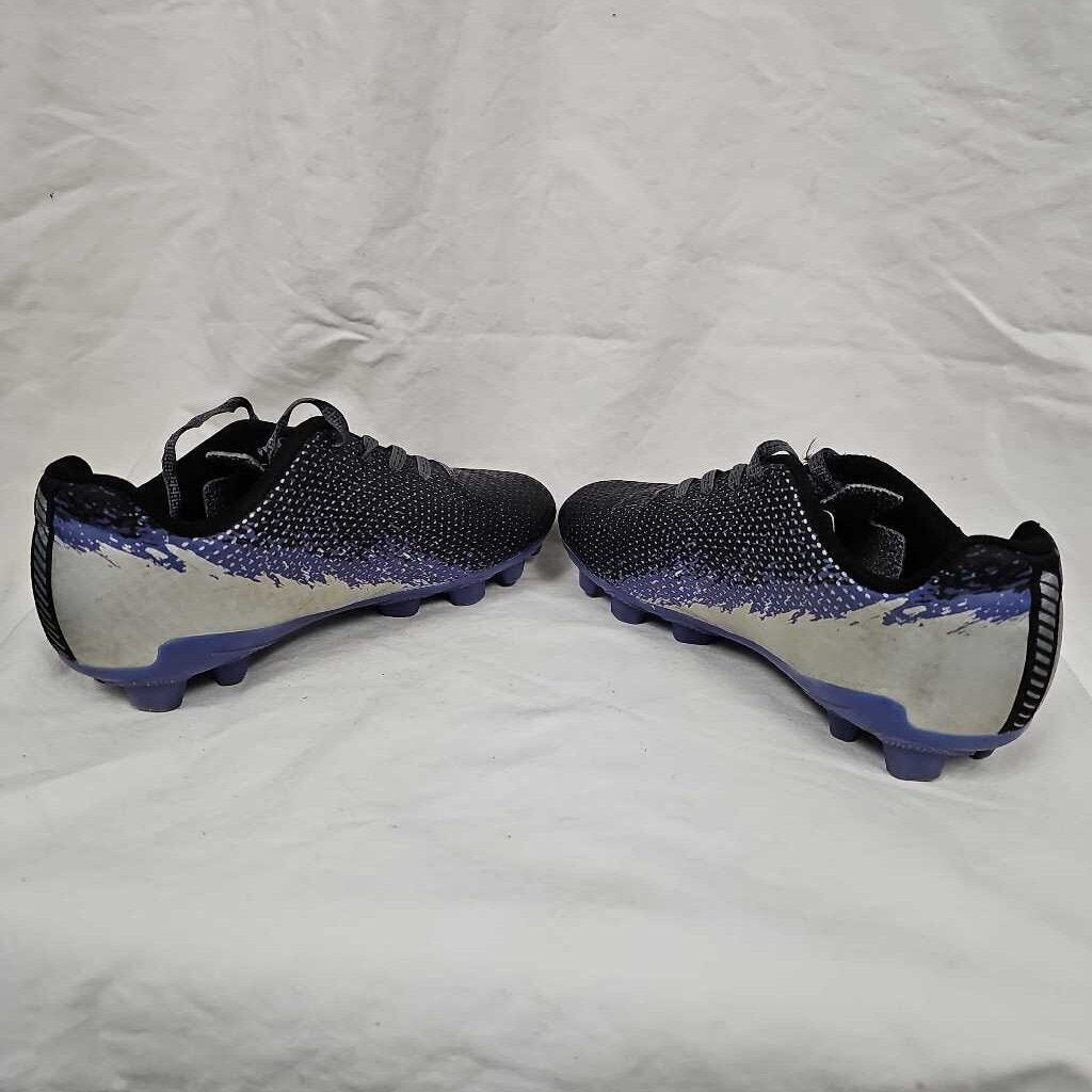 DSG Speed Viper Soccer Cleats, Size 2