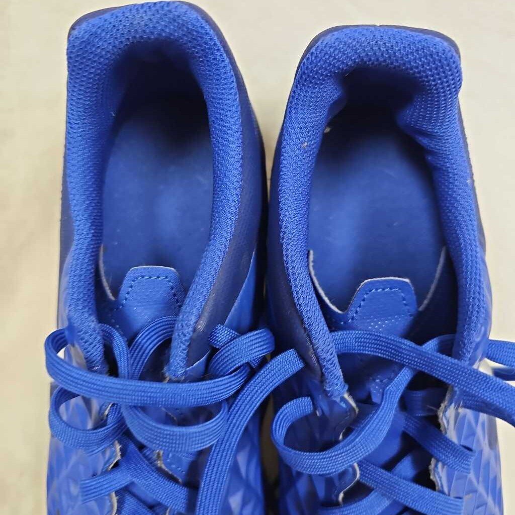 Nike Tiempo Soccer Cleats, Size 6.5