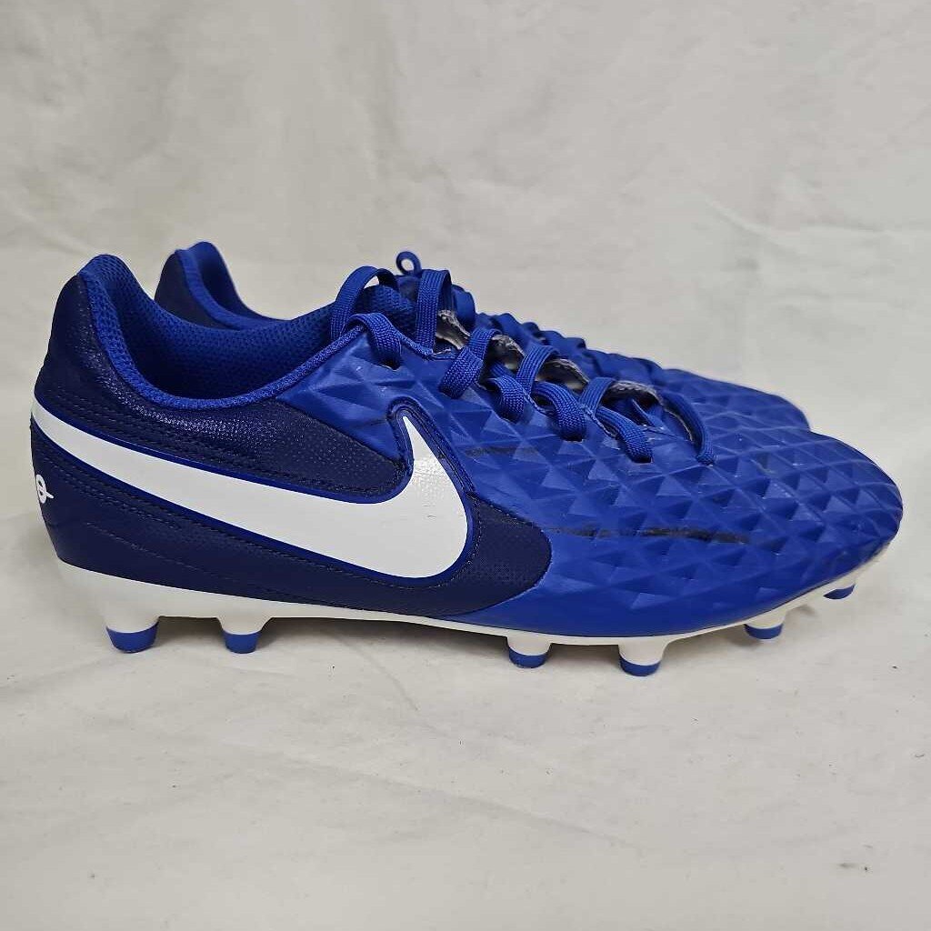Nike Tiempo Soccer Cleats, Size 6.5