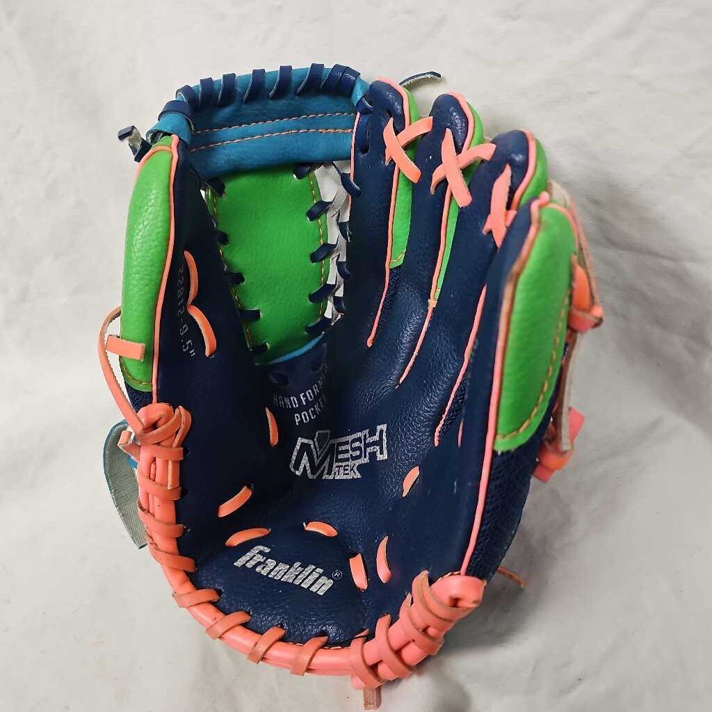 Franklin MeshTek T-Ball Glove, 9.5"