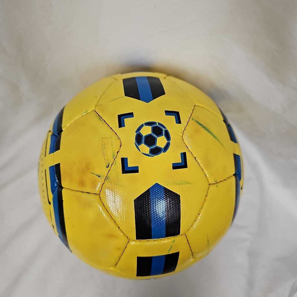 DribbleUp App Enabled Training Soccer Ball