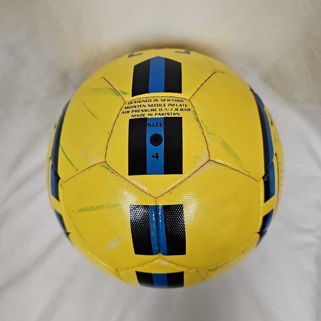 DribbleUp App Enabled Training Soccer Ball