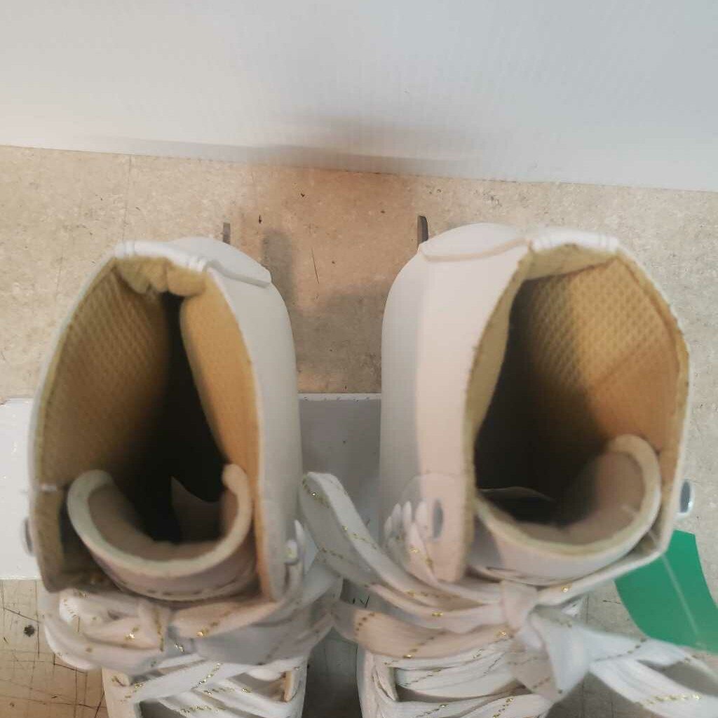 DBX Classic Figure Skates