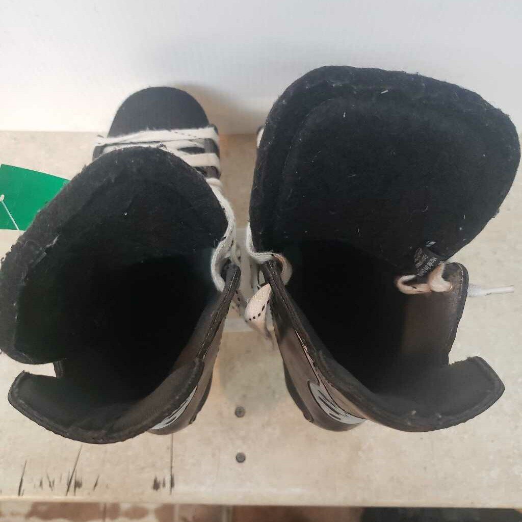 Bauer Impact 100 Hockey Skates - Size 3