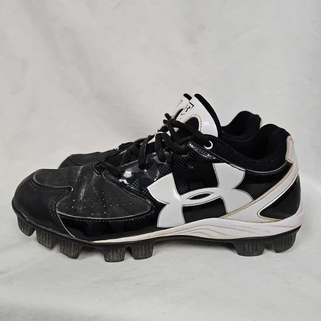 Under Armour Softball Cleats, Size 8