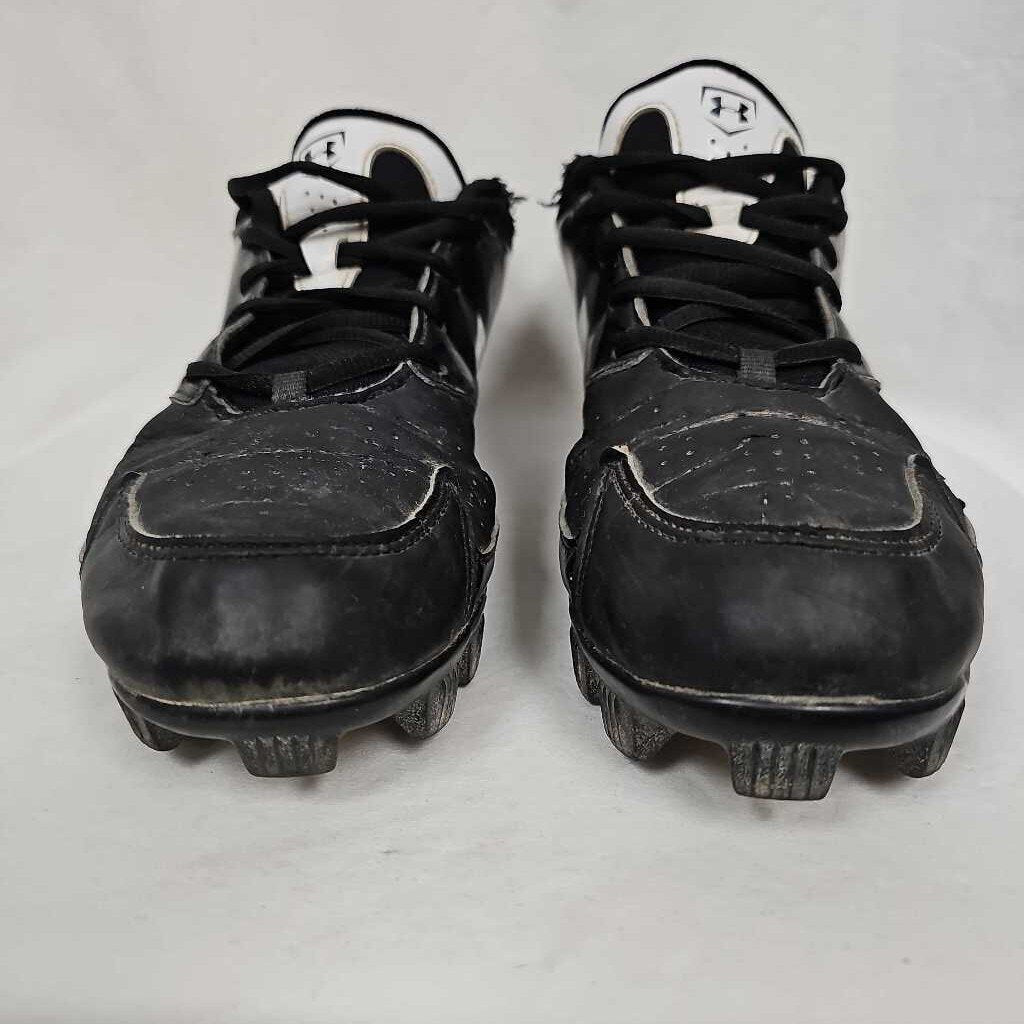 Under Armour Softball Cleats, Size 8
