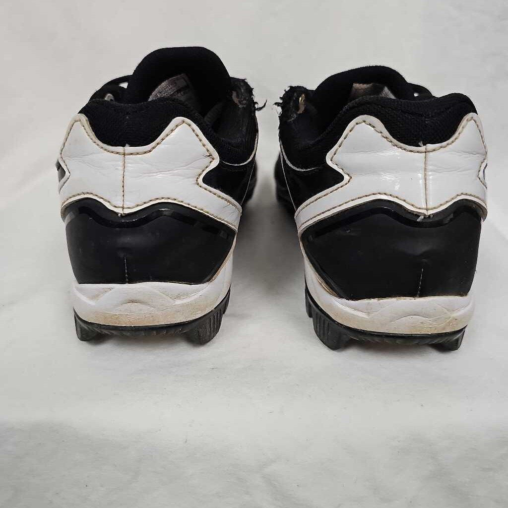 Under Armour Softball Cleats, Size 8