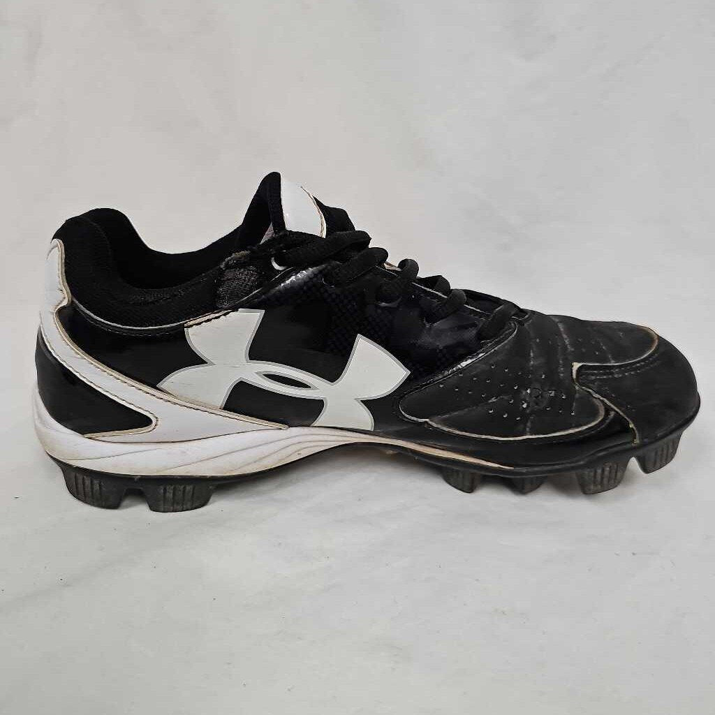 Under Armour Softball Cleats, Size 8