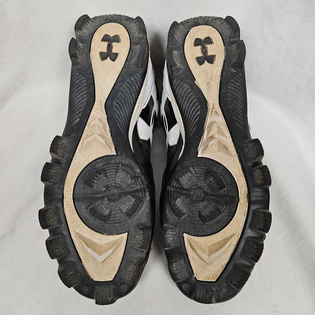 Under Armour Softball Cleats, Size 8