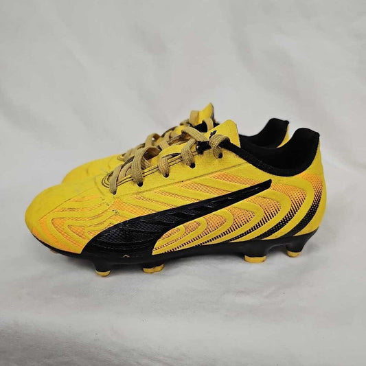 Puma ONE Youth Soccer Cleats, Size Y12.5