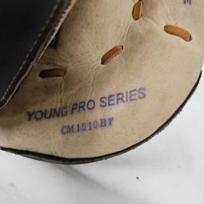 All-Star Young Pro Series Catchers Mitt, 31.5"