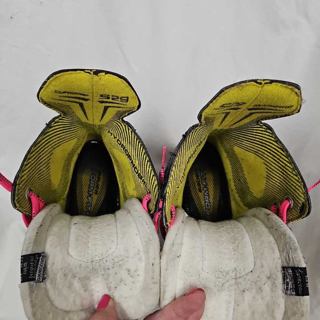 Bauer Supreme S29 Junior Hockey Skates, Size 3