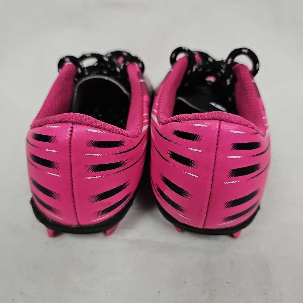 Umbro Iris Youth Soccer Cleats, Size Y12