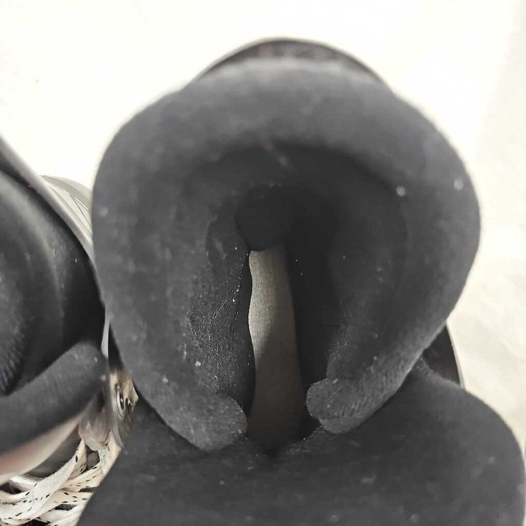 CCM Vector Ice Skates, Size 9