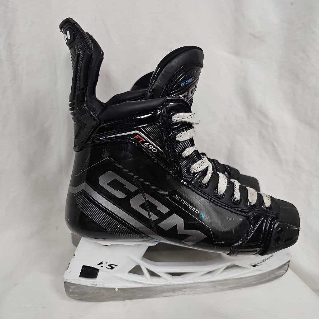 CCM Jetspeed FT690 Intermediate Hockey Skates, Size 5.5 Wide