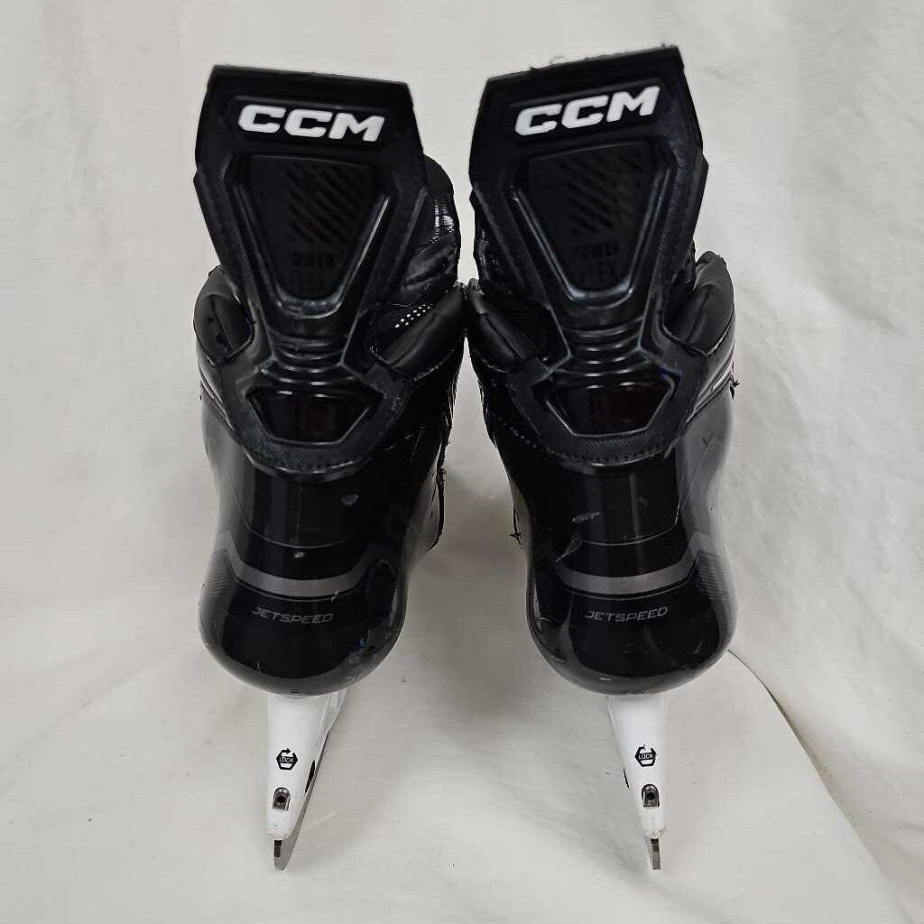 CCM Jetspeed FT690 Intermediate Hockey Skates, Size 5.5 Wide