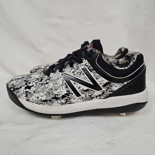 New Balance 4040 Youth Baseball Cleats, Size Y13.5