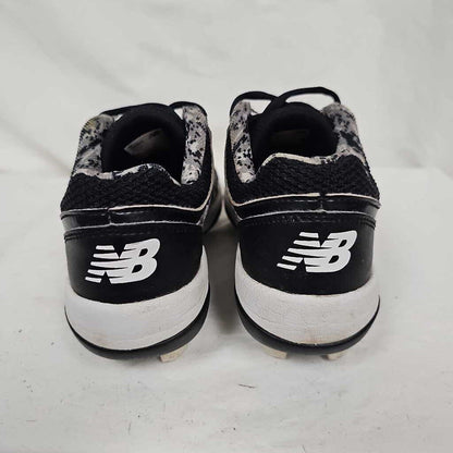 New Balance 4040 Youth Baseball Cleats, Size Y13.5