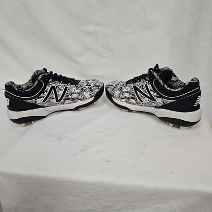 New Balance 4040 Youth Baseball Cleats, Size Y13.5