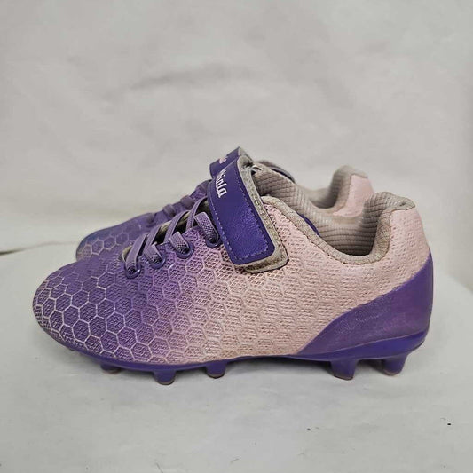 BomKinta Youth Soccer Cleats, Size Y13