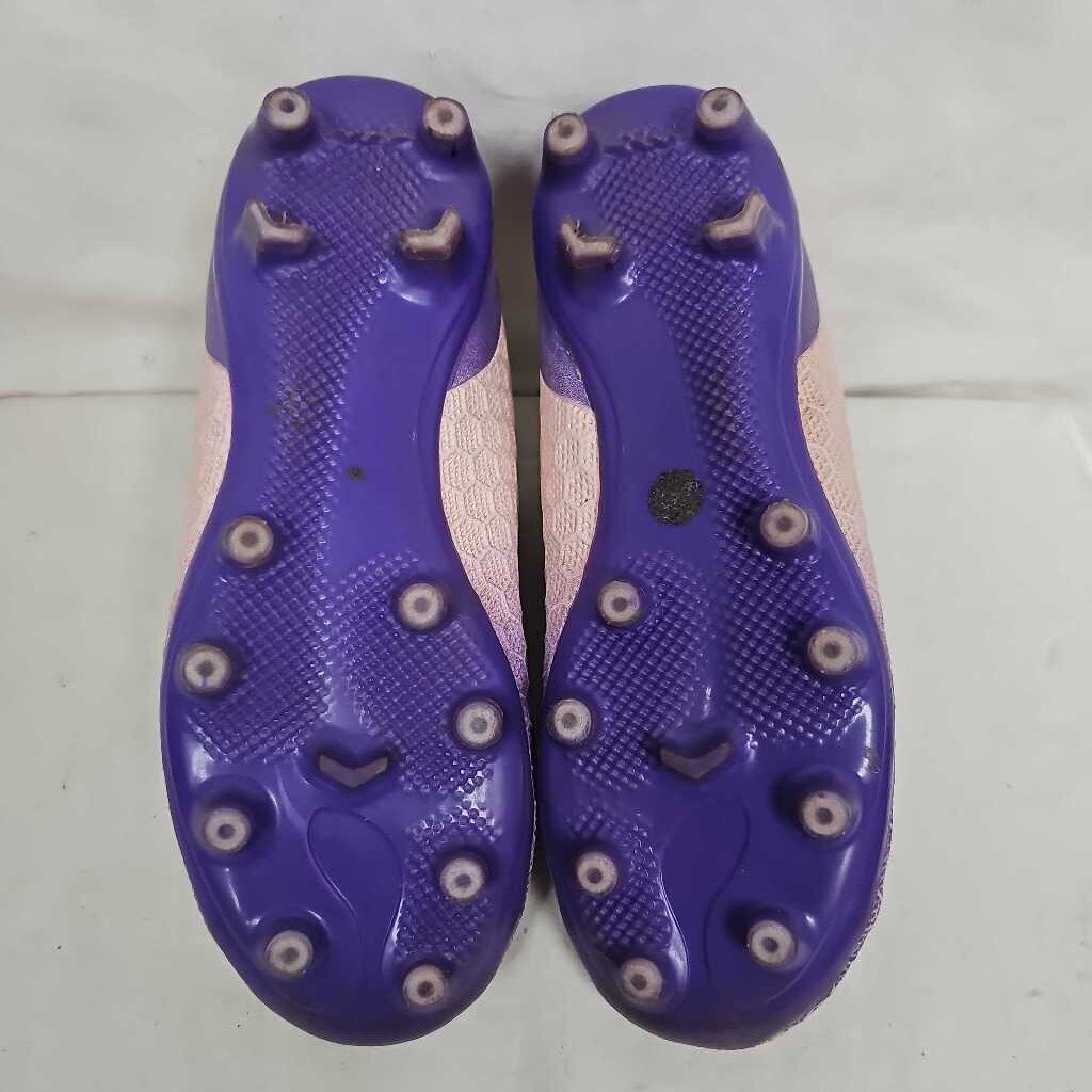 BomKinta Youth Soccer Cleats, Size Y13