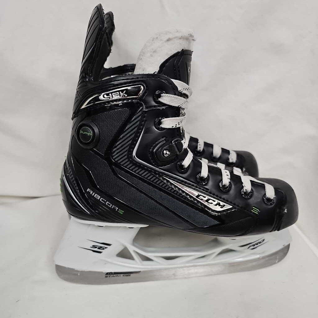 CCM Ribcor 42K Pump Junior Hockey Skates, Size 3.5