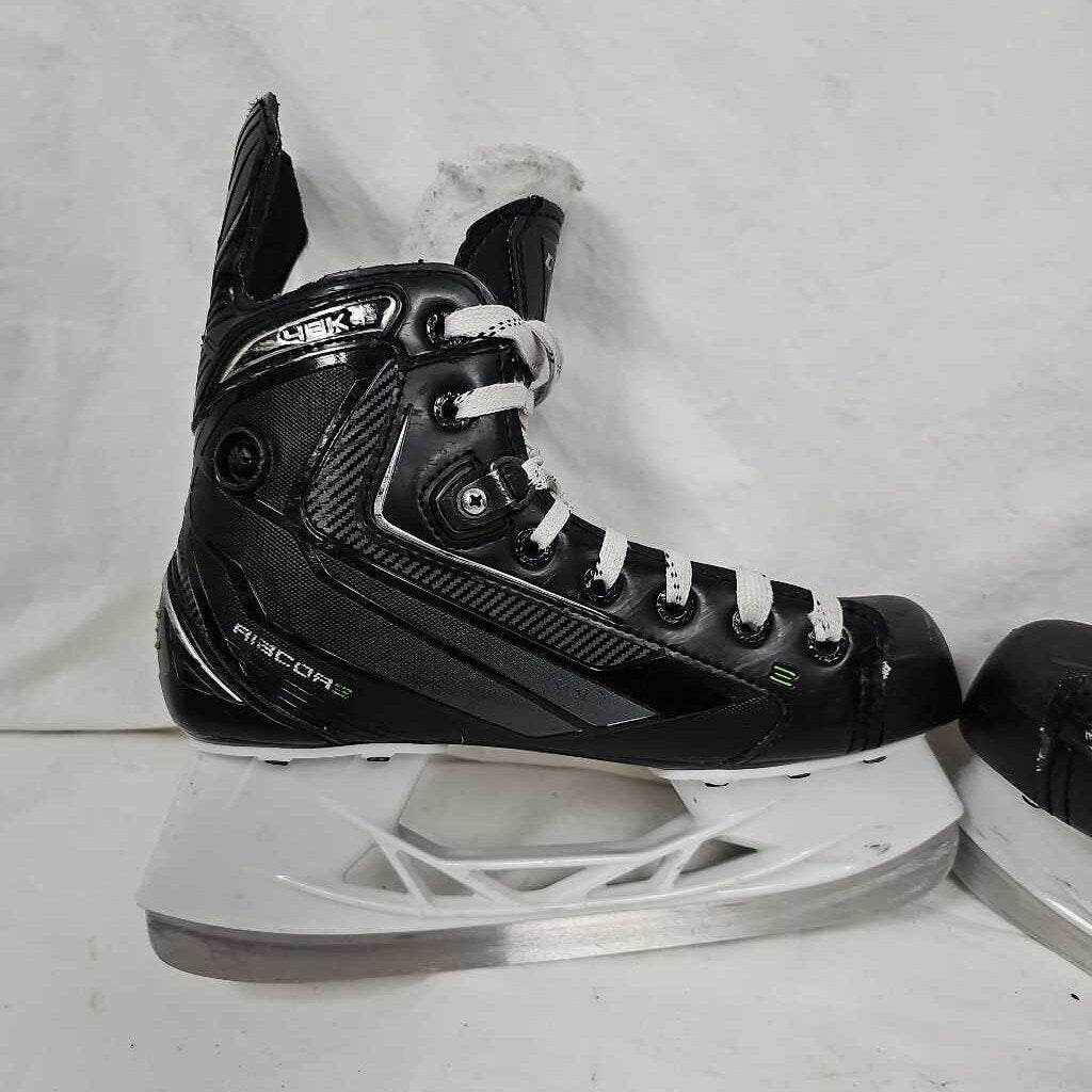 CCM Ribcor 42K Pump Junior Hockey Skates, Size 3.5