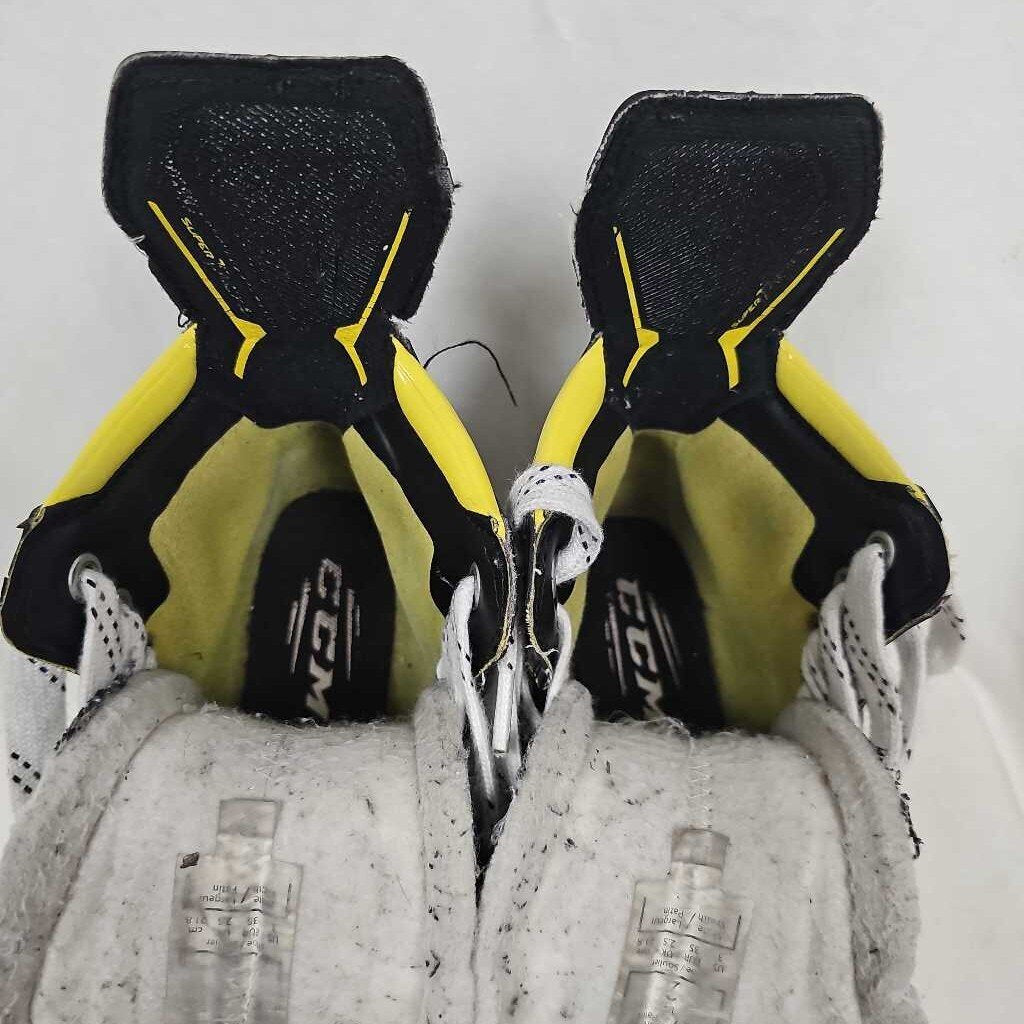 CCM Super Tacks 9380 Junior Hockey Skates, Size 2
