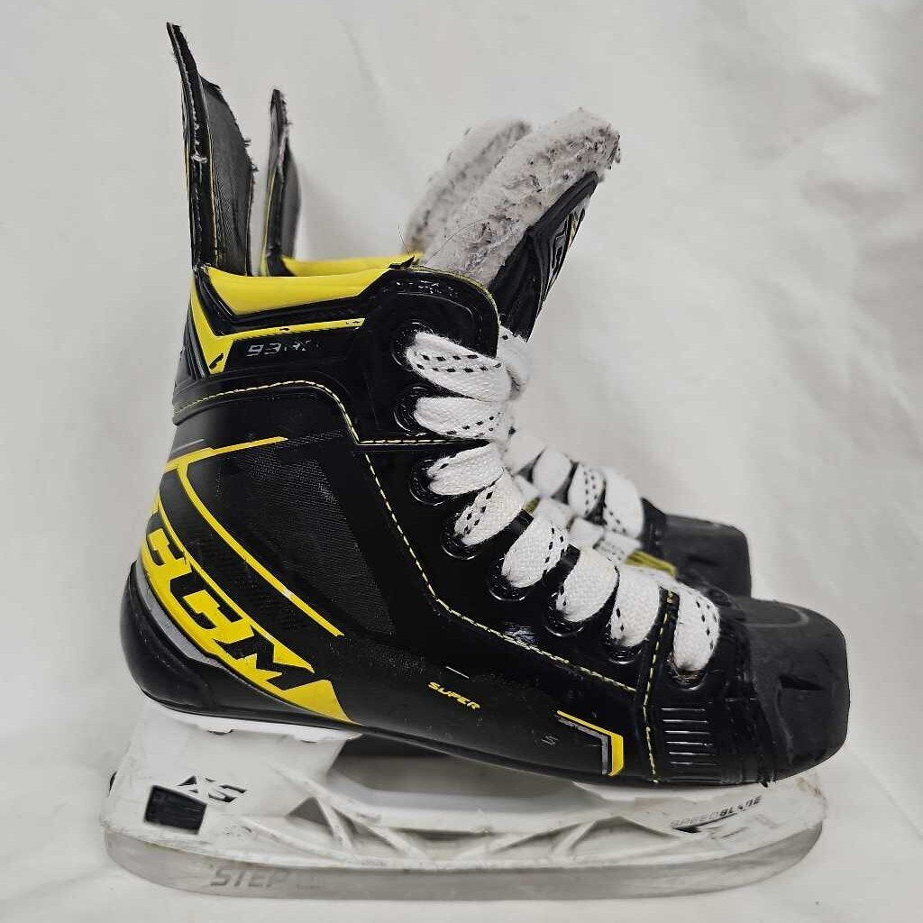 CCM Super Tacks 9380 Junior Hockey Skates, Size 2