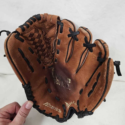 Mizuno Prospect Power Close Baseball Glove, 11"