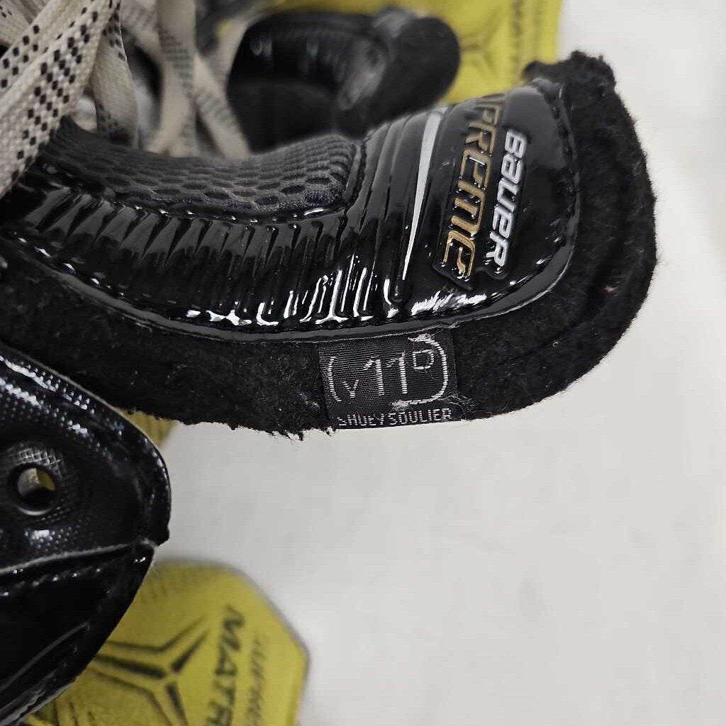 Bauer Supreme Matrix Youth Hockey Skates, Size Y11
