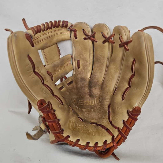 Wilson A2000 Baseball Glove, 11.75" RHT