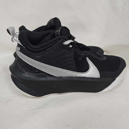 Nike Hustle DX-SU21 Kids Basketball Shoes, Size 3.5