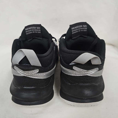 Nike Hustle DX-SU21 Kids Basketball Shoes, Size 3.5
