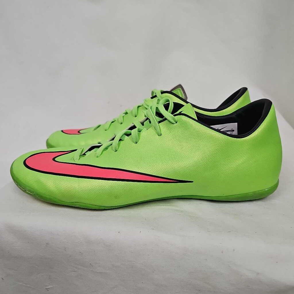 Nike Mercurial Indoor Soccer Shoes, Men's size 9