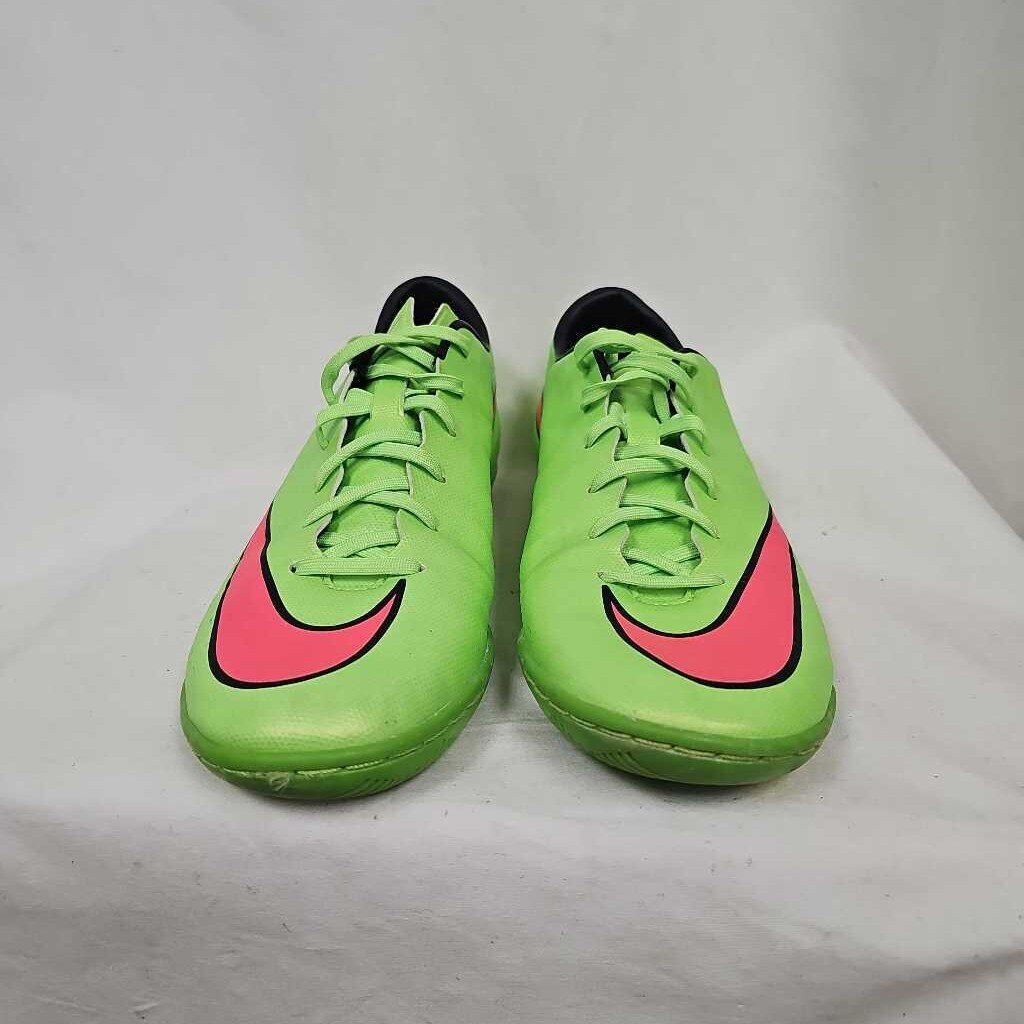 Nike Mercurial Indoor Soccer Shoes, Men's size 9