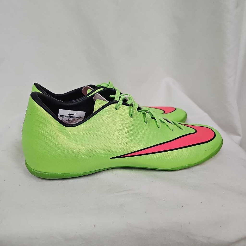 Nike Mercurial Indoor Soccer Shoes, Men's size 9