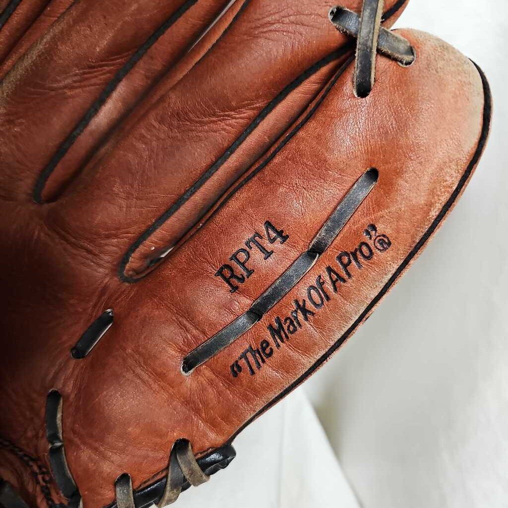 Rawlings RPT4 Softball Glove